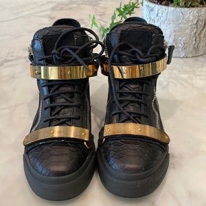 GIUSEPPE ZANOTTI  Black boots，Europe size 38